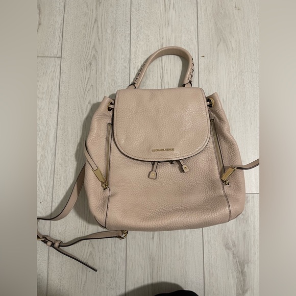 Micheal kors backpack purse - Picture 6 of 8